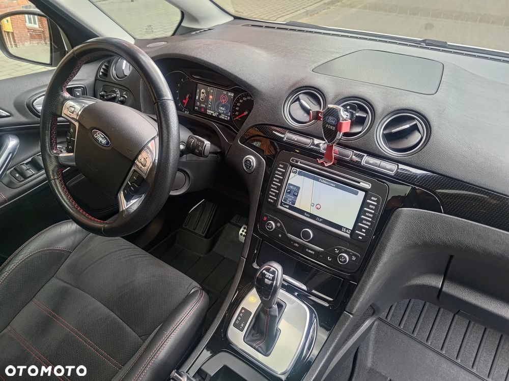 Ford S-Max - 8