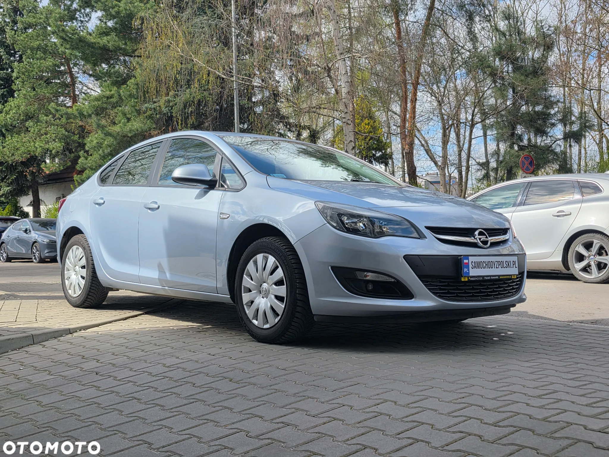 Opel Astra IV 1.4 T Executive EU6 - 12