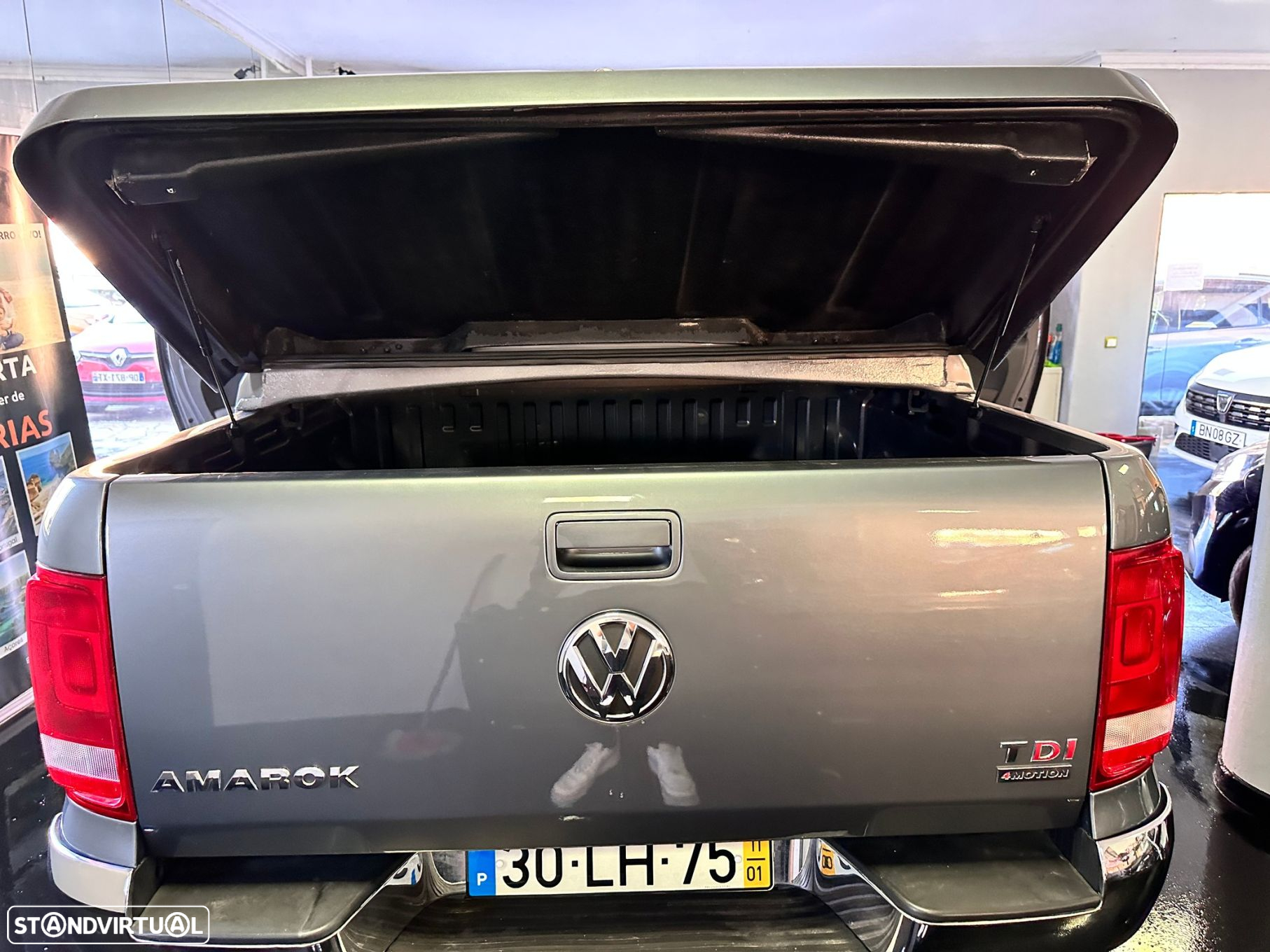 VW Amarok 2.0 TDi CD Trendline CM IP 4Motion - 11