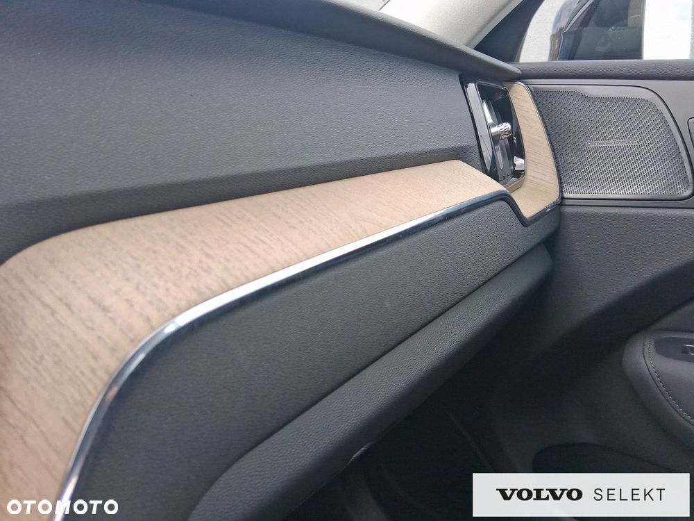 Volvo XC 60 - 25