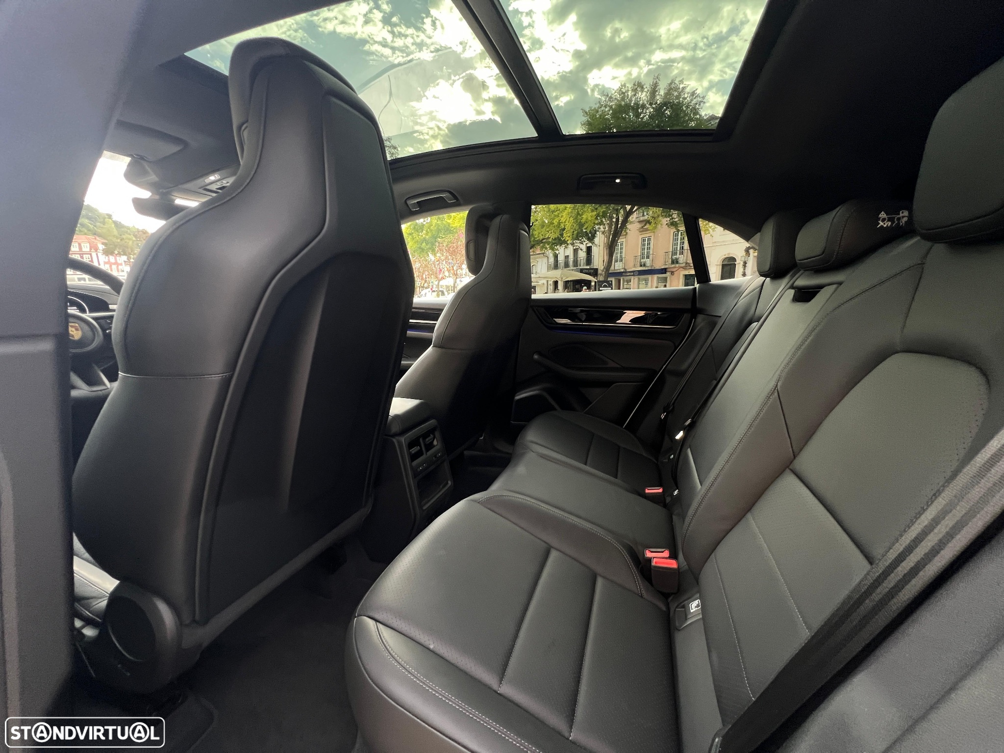 Porsche Macan Electric 4 - 10