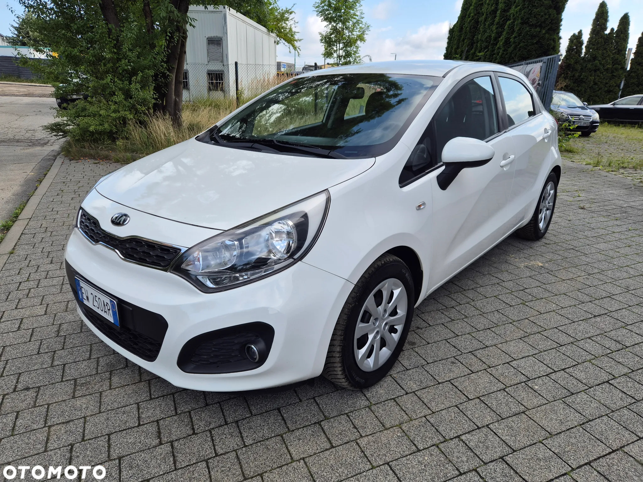 Kia Rio 1.2 L - 2