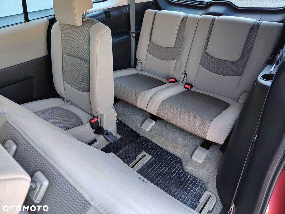Mazda 5 - 8