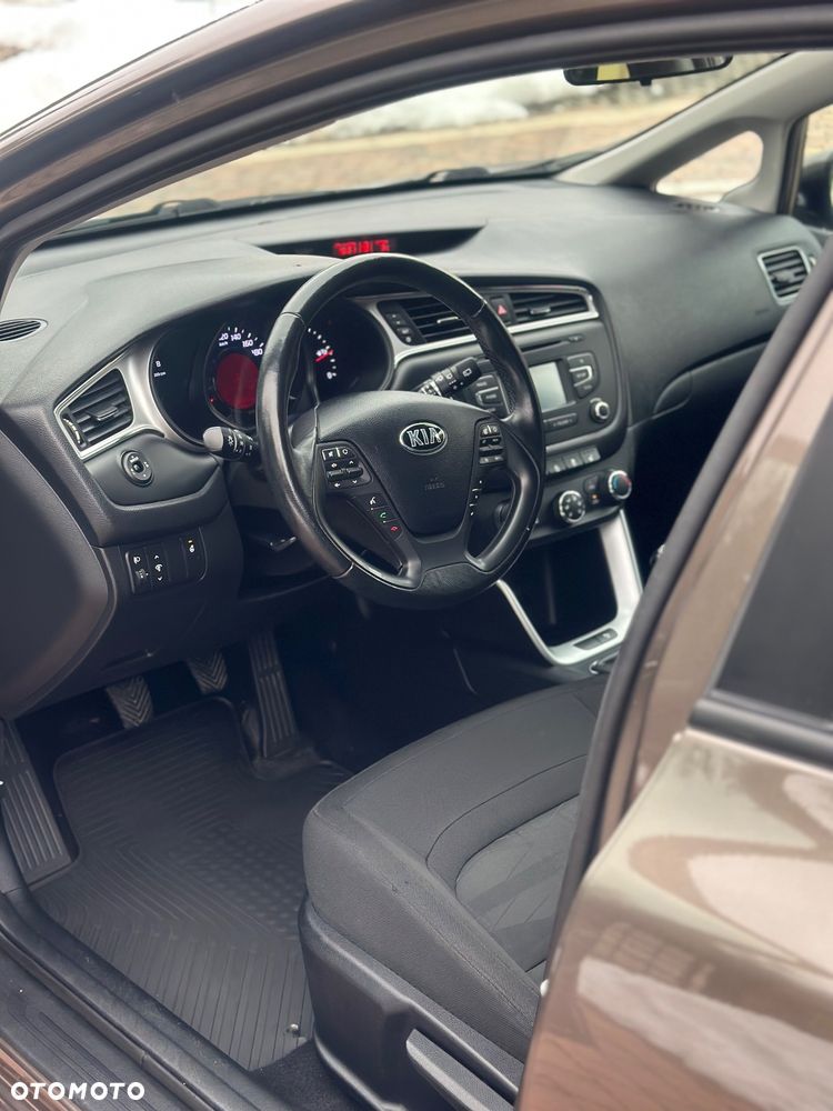 Kia Ceed 1.4 CVVT ISG Dream Team Edition - 13