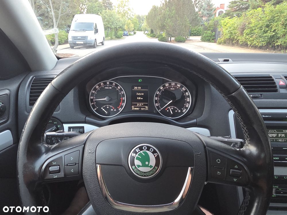 Skoda Octavia Scout 2.0 TDI DPF - 17
