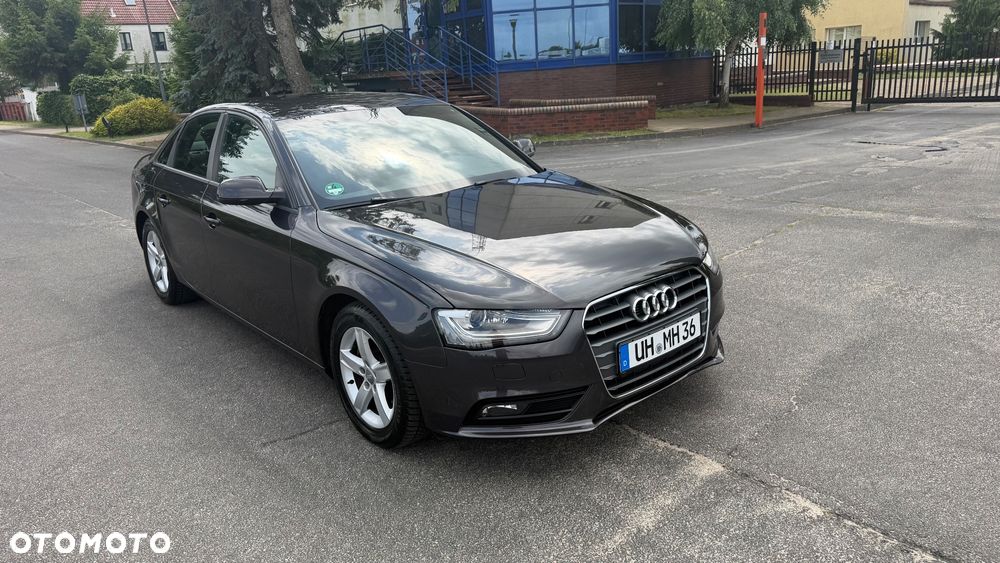 Audi A4 Limousine - 8