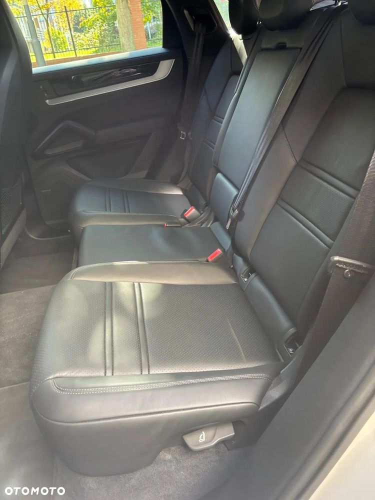 Porsche Cayenne Coupe S E-Hybrid PHEV - 5