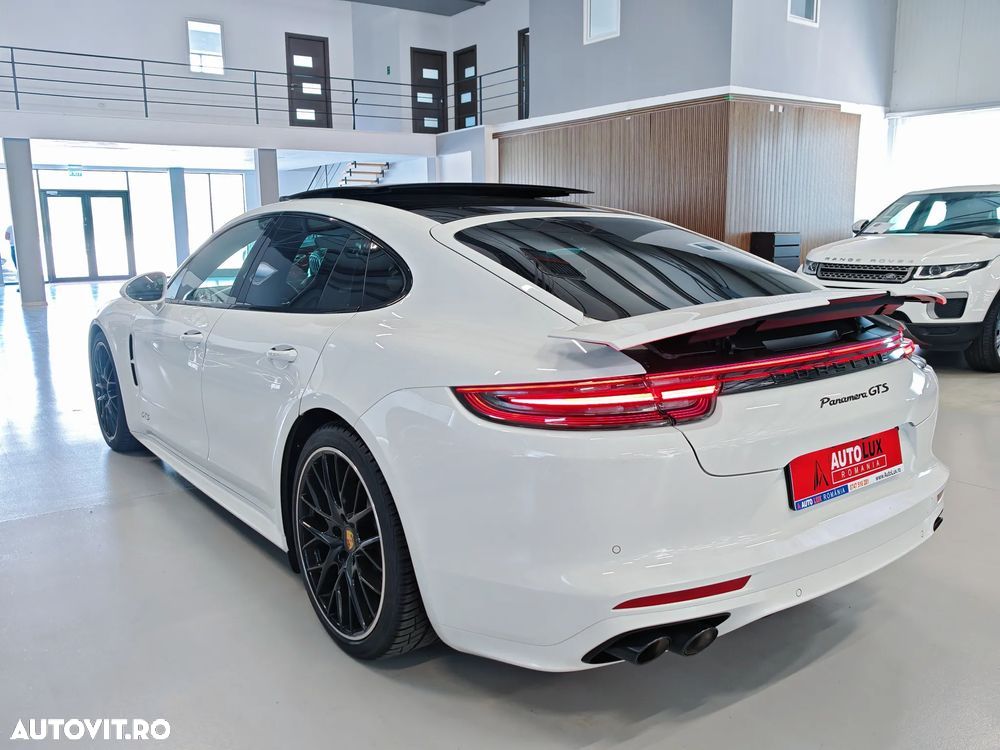 Porsche Panamera - 5