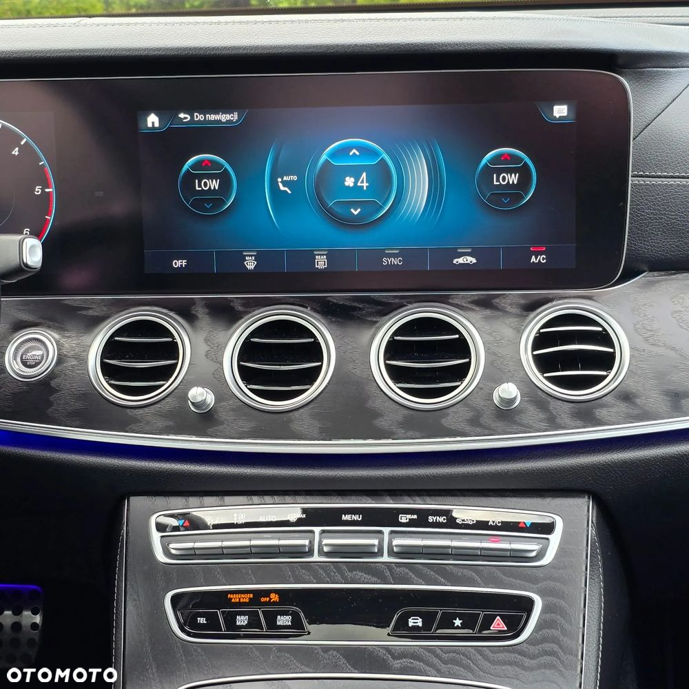Mercedes-Benz Klasa E 220 d T 9G-TRONIC AMG Line - 28