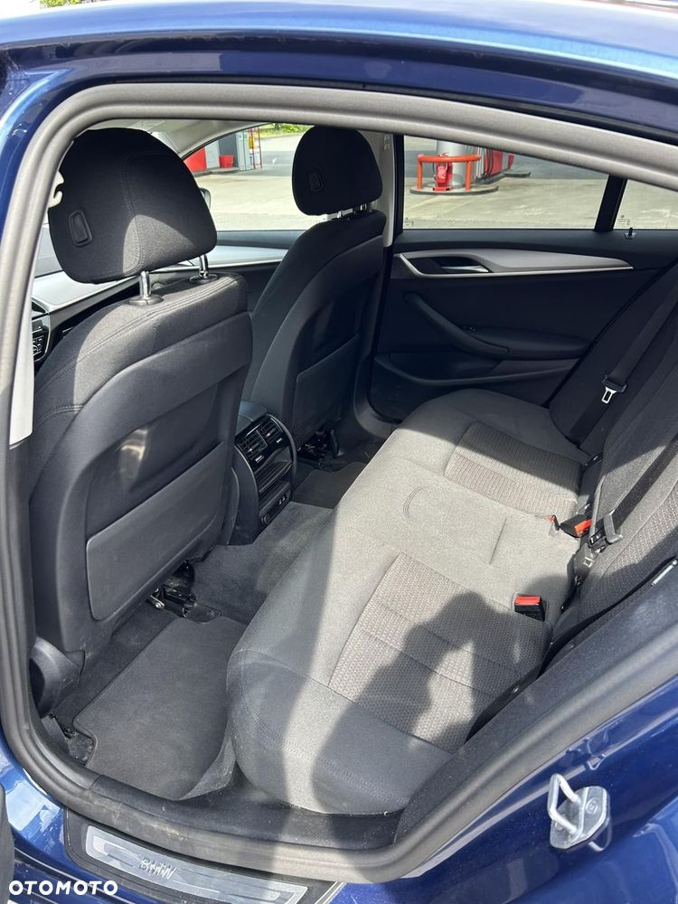 BMW Seria 5 520e - 11