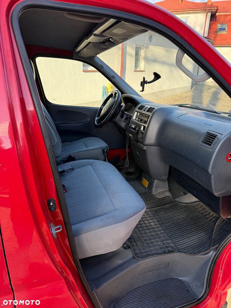 Toyota Hiace - 6