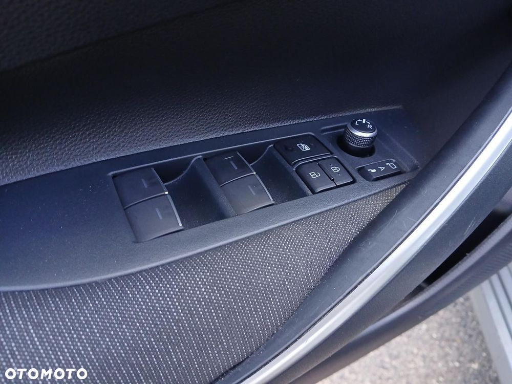 Toyota Corolla 1.8 Hybrid Comfort - 18
