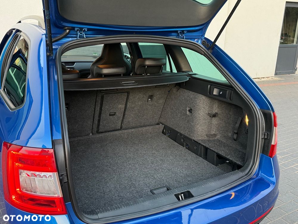 Skoda Octavia Combi 2.0 TDI RS - 12