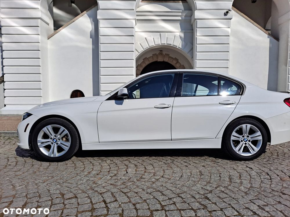 BMW Seria 3 328i xDrive Sport Line - 24