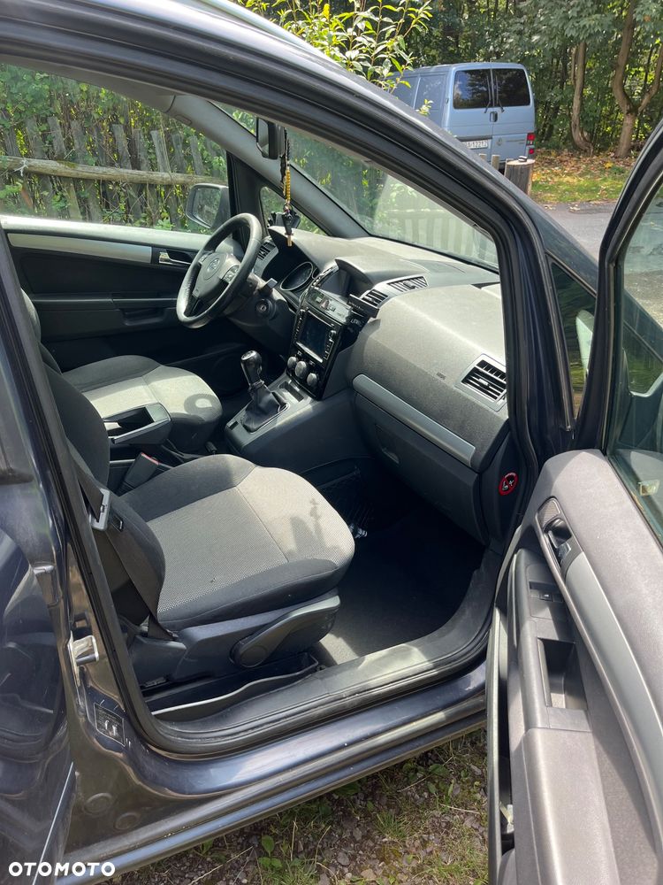 Opel Zafira - 16