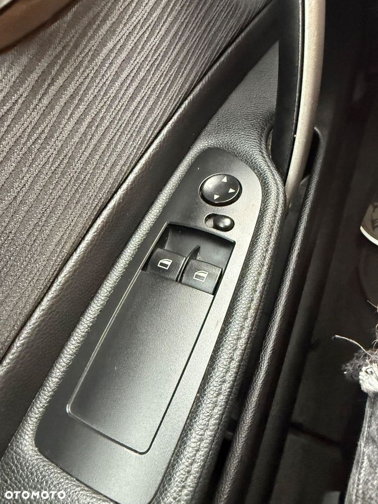 BMW Seria 1 - 13
