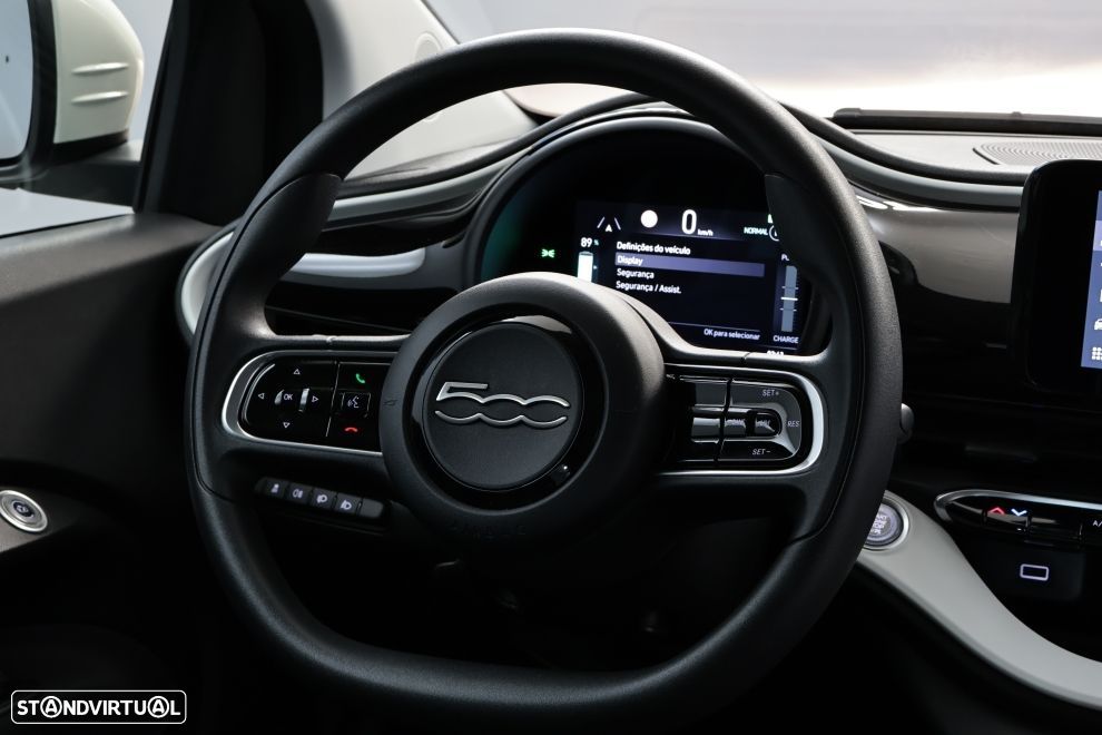 Fiat 500e Action - 17