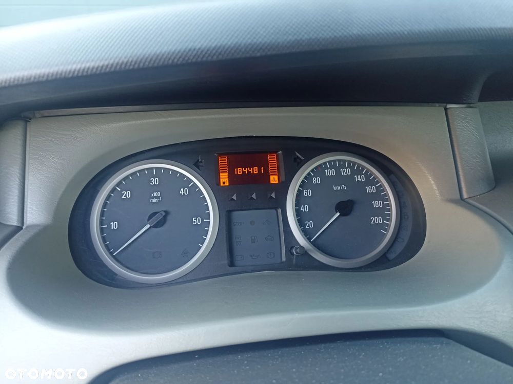 Opel Vivaro - 8