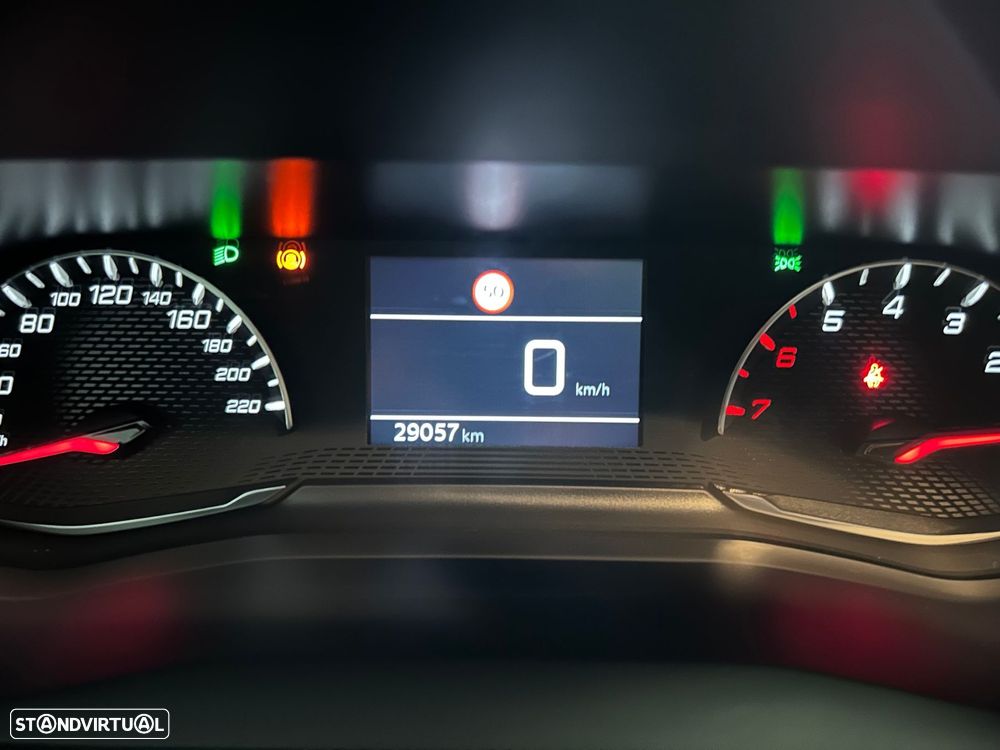 Peugeot 208 1.2 PureTech Active Pack - 21