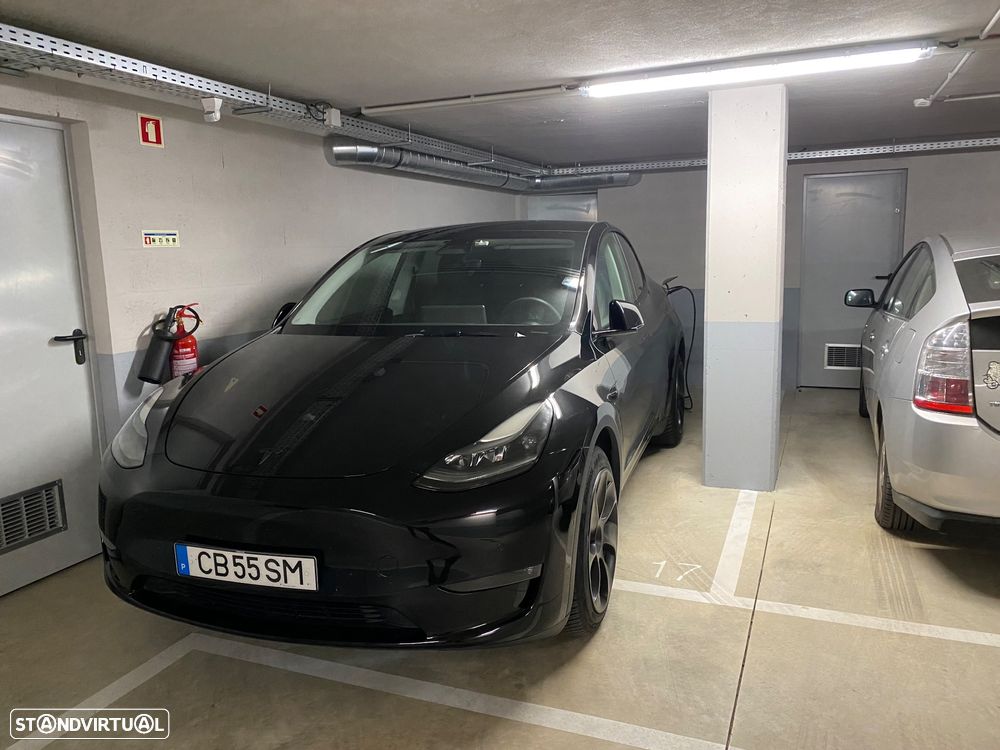 Tesla Model Y Long Range Dual Motor AWD - 23