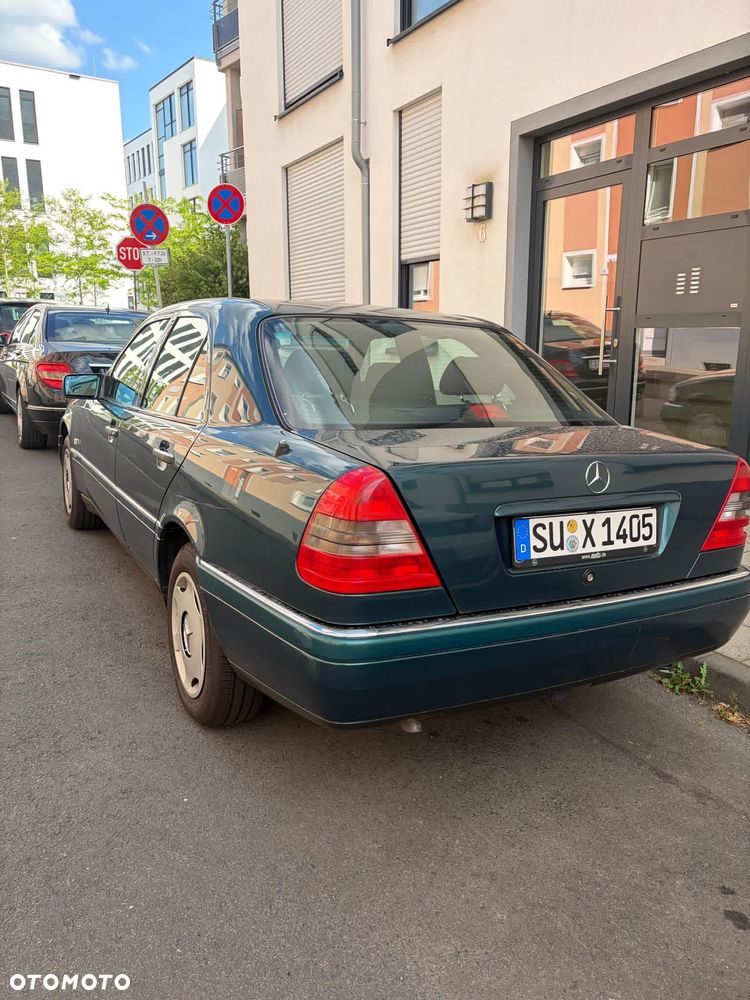 Mercedes-Benz Klasa C 180 Elegance - 3