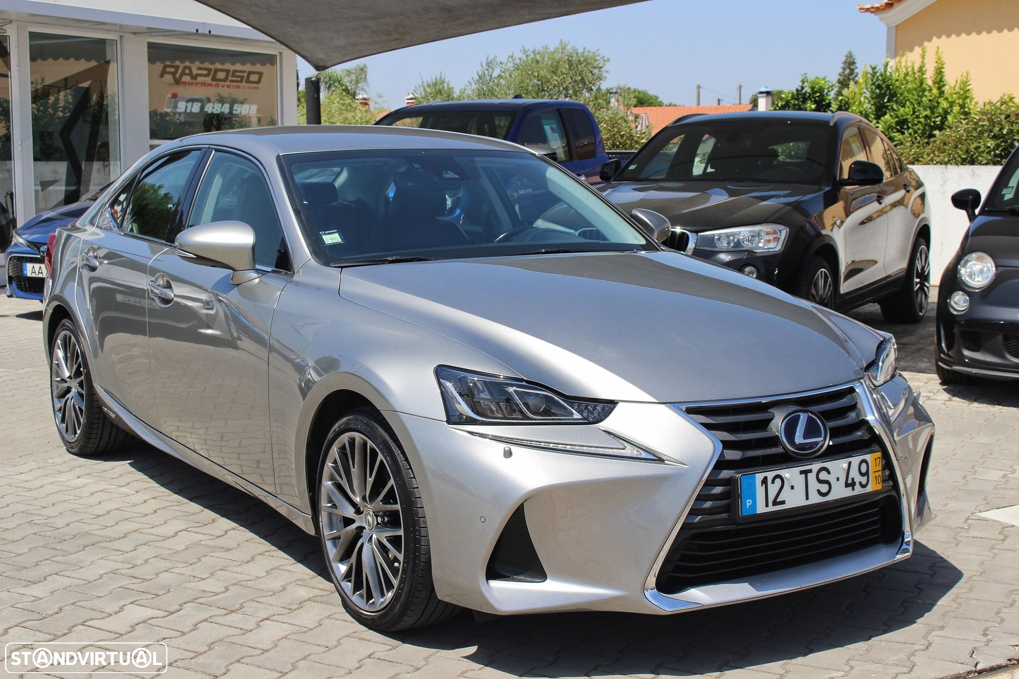 Lexus IS 300H Luxury - 2