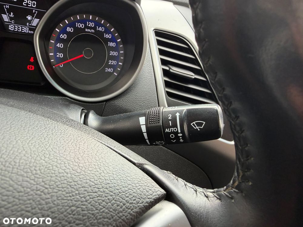 Hyundai Elantra 1.6 Comfort - 29