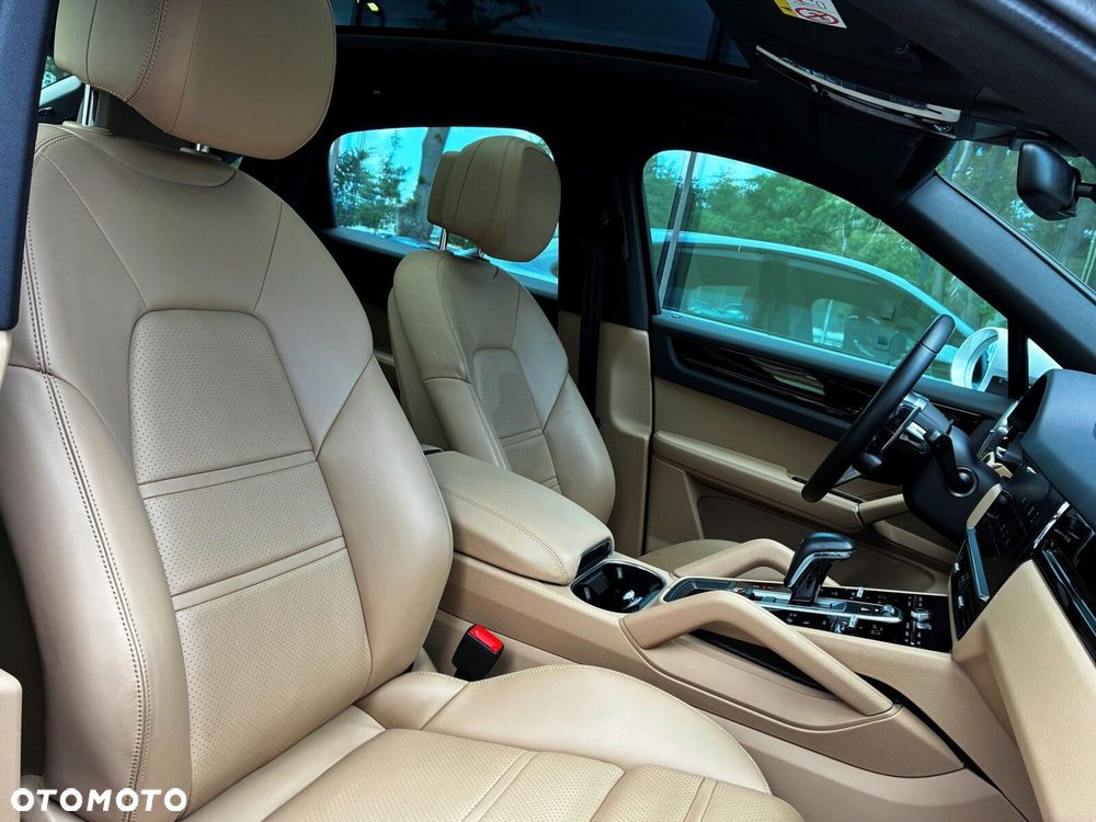 Porsche Cayenne - 41