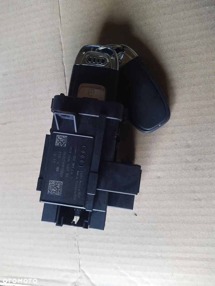 Stacyjka kluczyki audi a4 b8 lift 8K0909131D