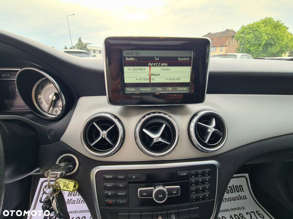 Mercedes-Benz GLA 200 Style - 12