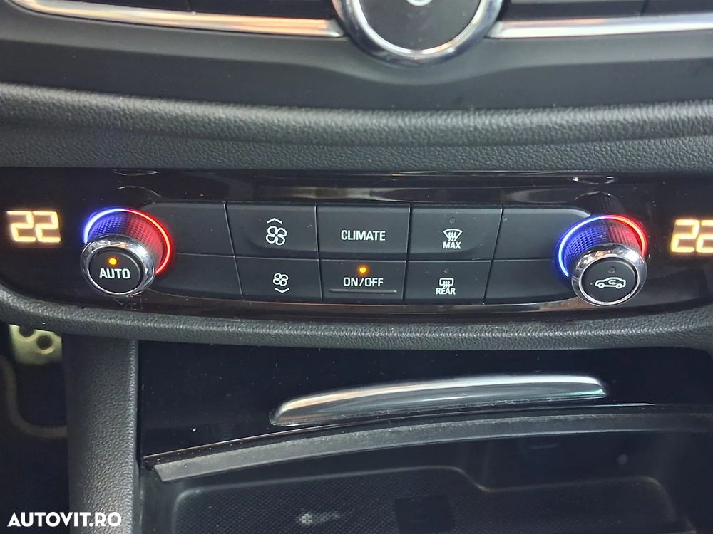 Opel Insignia - 36