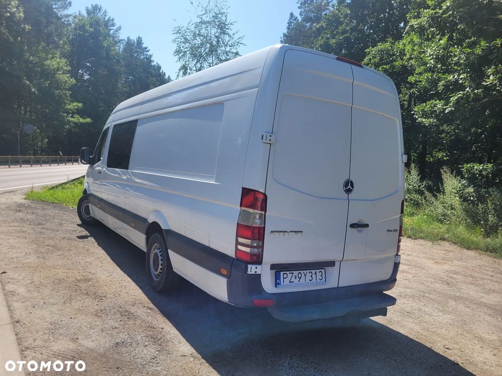 Mercedes-Benz Sprinter - 13