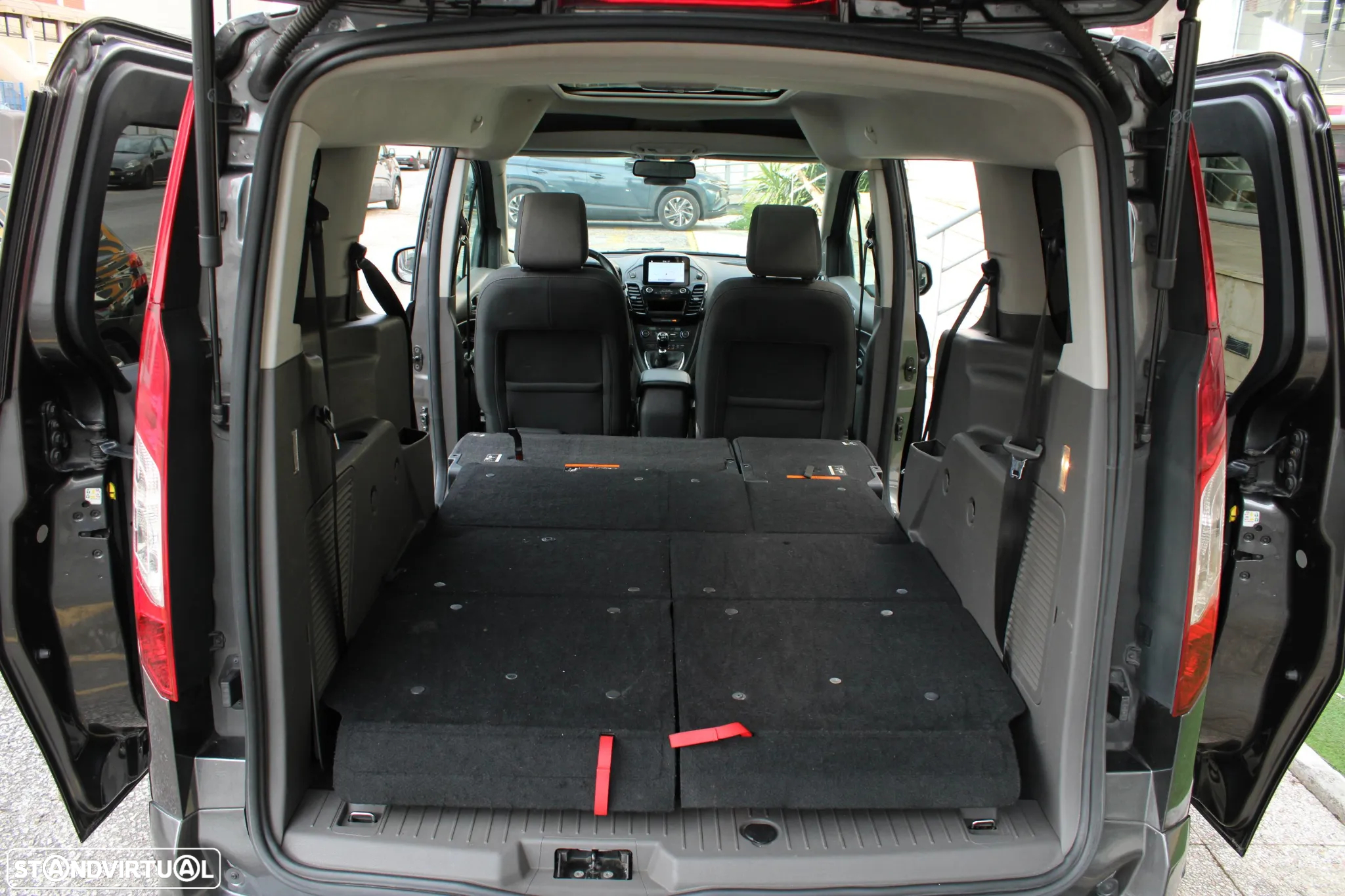 Ford Tourneo Connect Grand 1.5 TDCi Titanium - 38