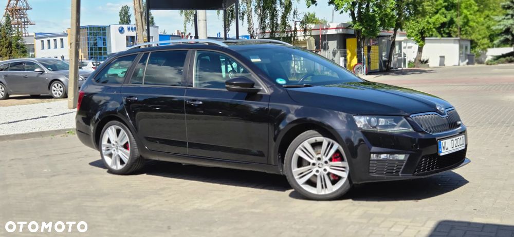 Skoda Octavia 2.0 TDI DSG RS - 23