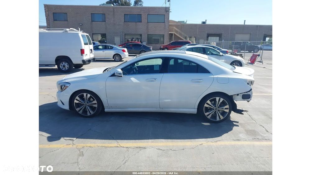 Mercedes-Benz CLA 250 7G-DCT AMG Line - 10