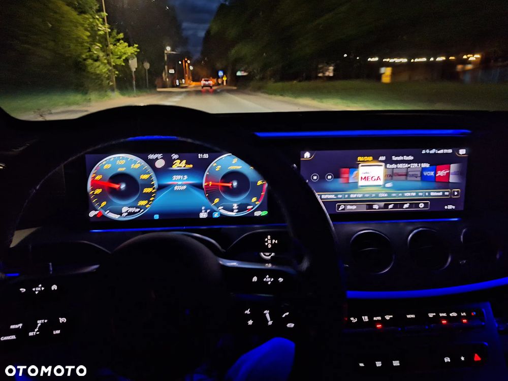 Mercedes-Benz Klasa E 220 d 4-Matic AMG - 29