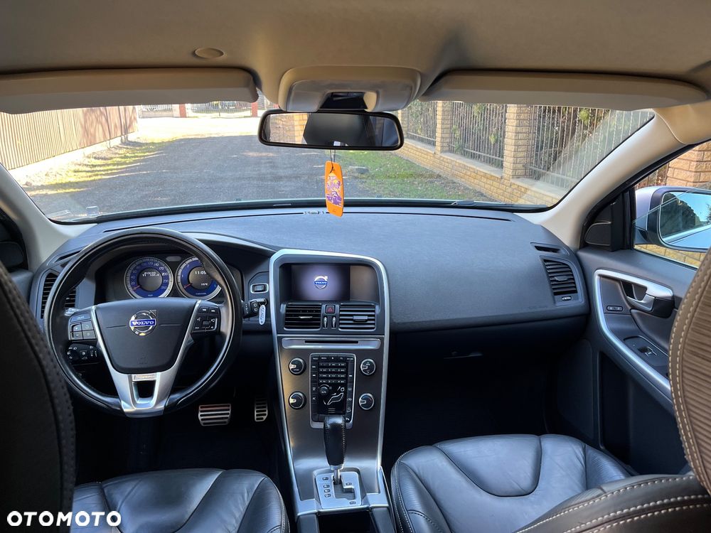 Volvo XC 60 2.4D AWD RDesign - 17