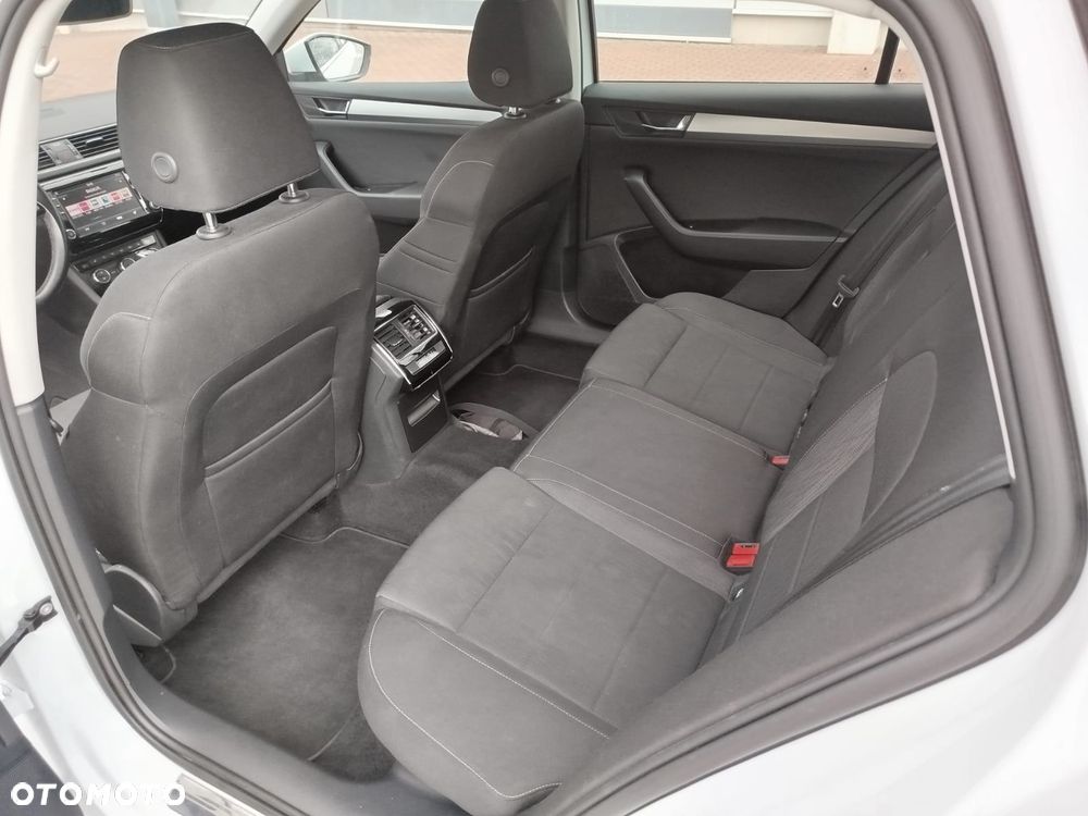Skoda Superb 2.0 TDI DSG Ambition - 11