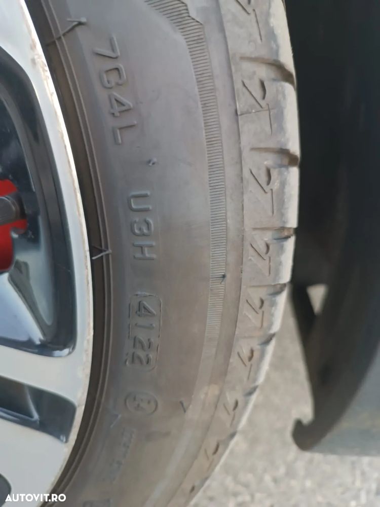Peugeot 208 GTI 200 THP - 11