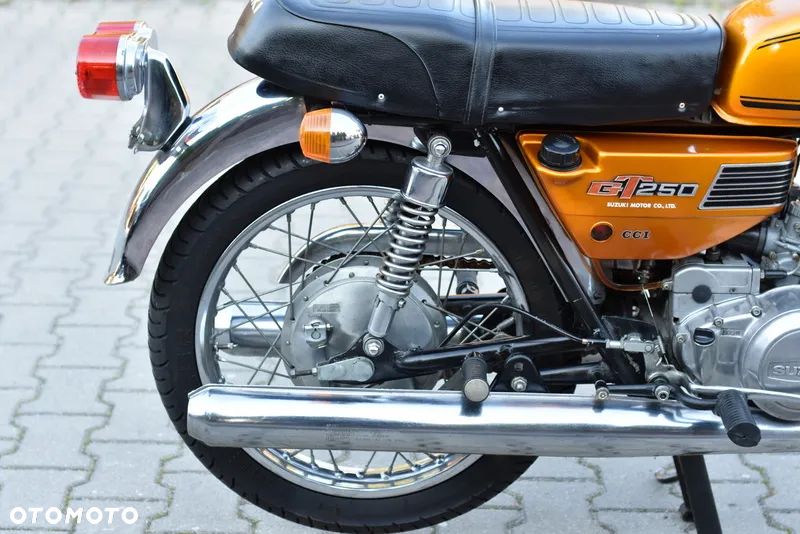 Suzuki Inny - 14