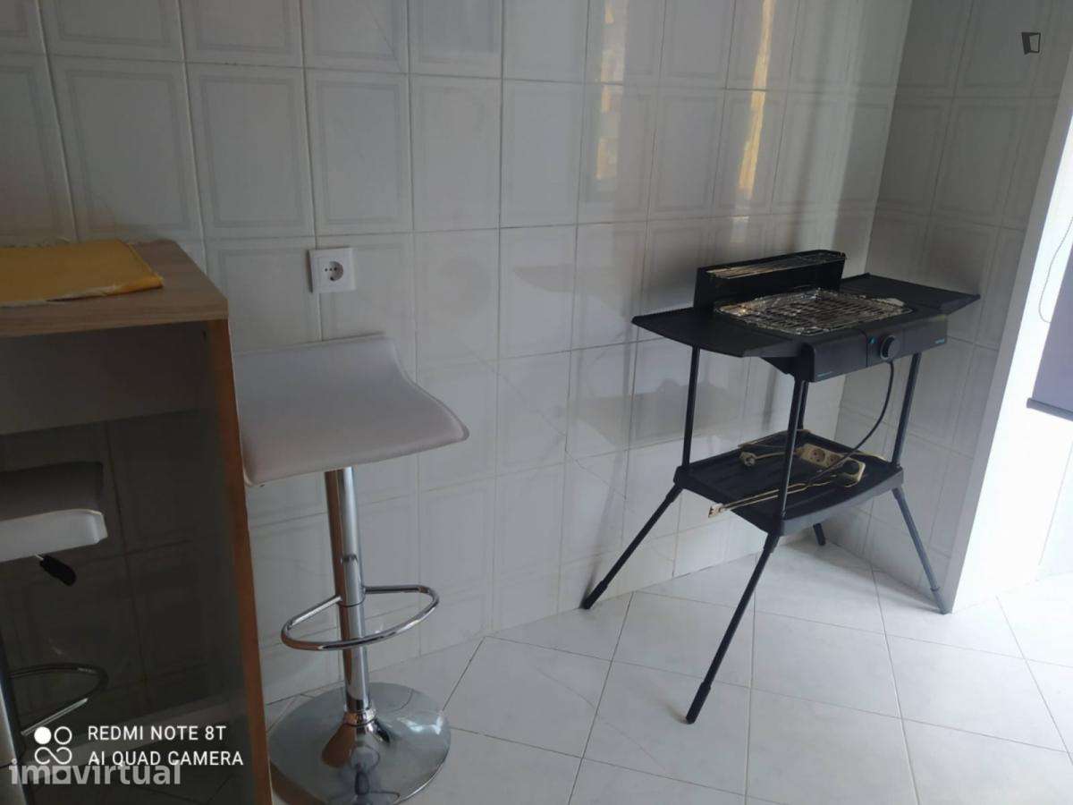 Quarto - localizado em Guimaraes - Grande imagem: 5/23