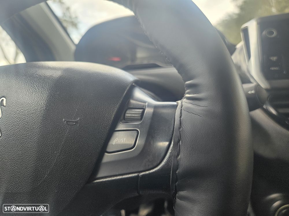 Peugeot 208 1.4 HDi - 18