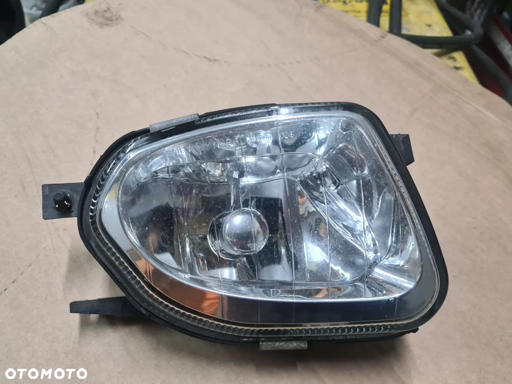 HALOGEN PRAWY MERCEDES W211 A2118200656 - 2