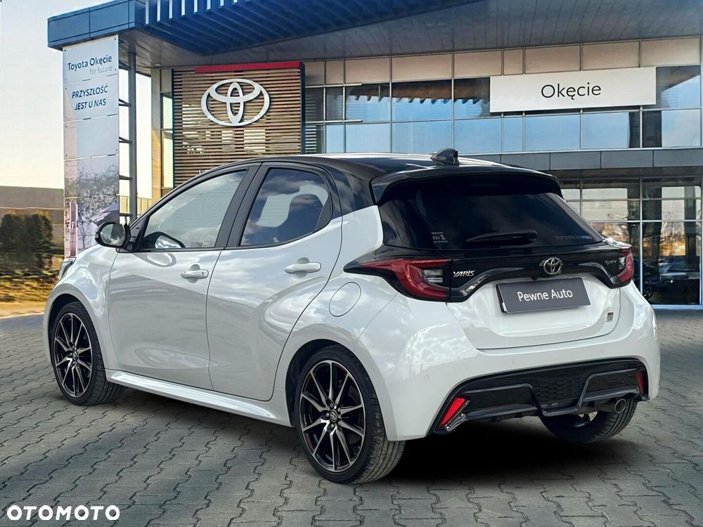 Toyota Yaris Hybrid 1.5 GR Sport - 4