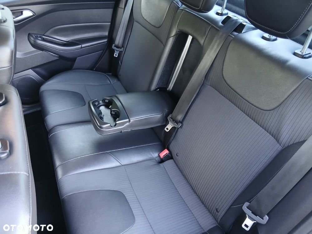 Ford Focus 1.6 Ti-VCT Titanium - 32