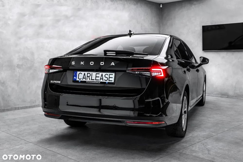 Skoda Superb 2.0 TDI SCR 4x4 Essence DSG - 9