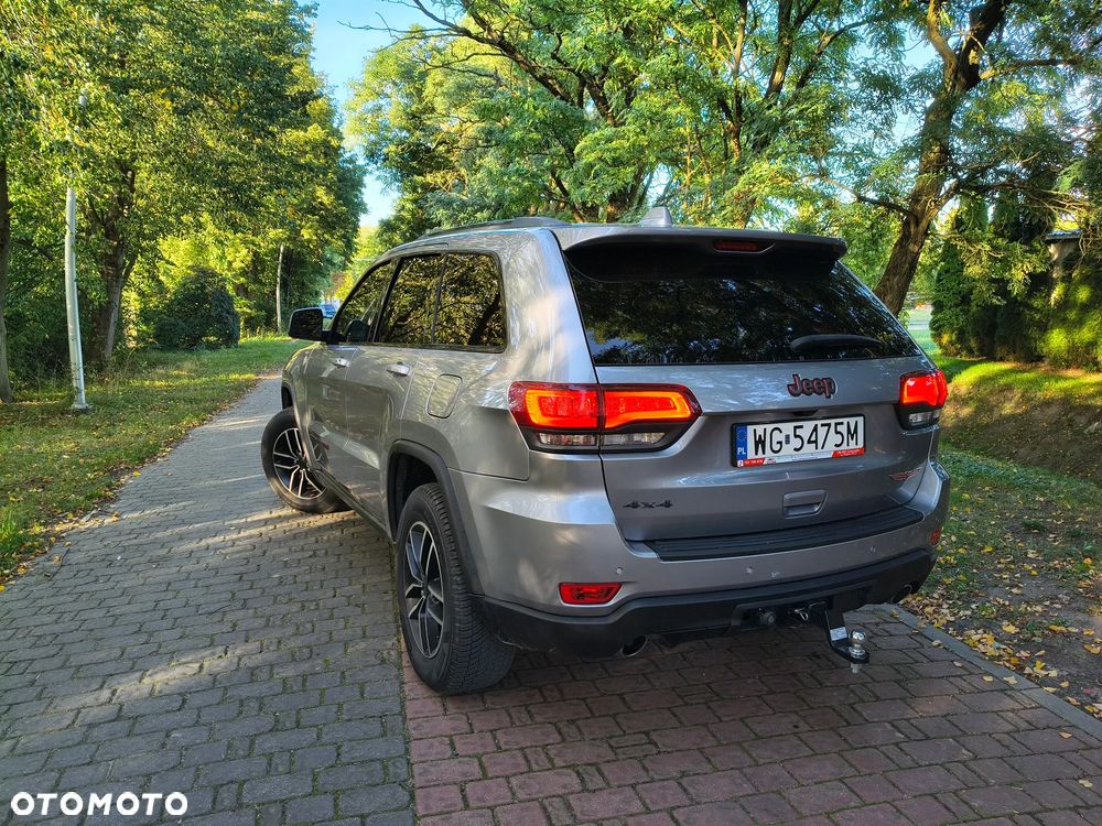 Jeep Grand Cherokee - 10