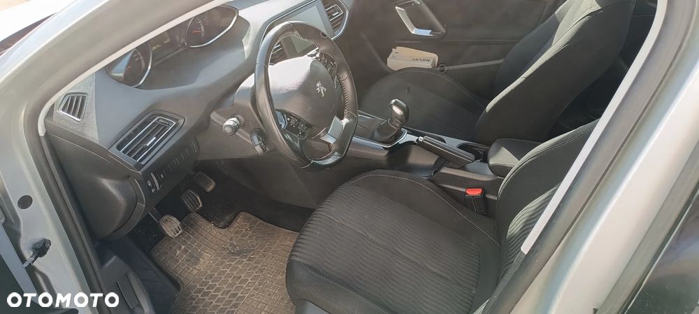 Peugeot 308 1.6 HDi Active - 9