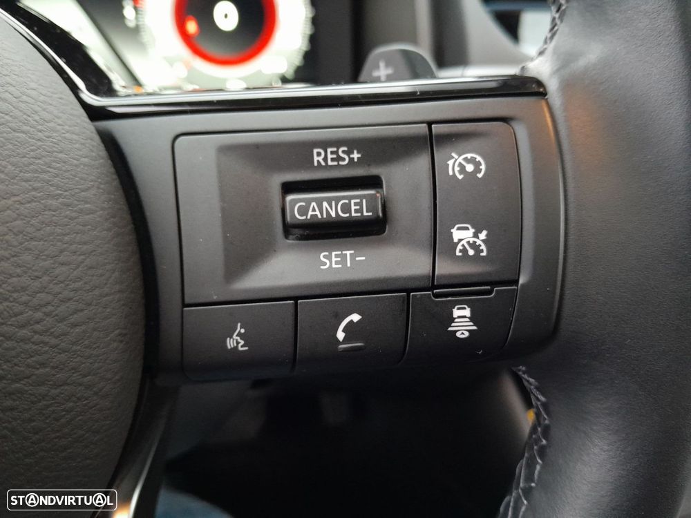 Nissan Qashqai 1.3 DIG-T N-Connecta LED+TT+SKY - 11