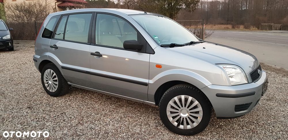 Ford Fusion - 4